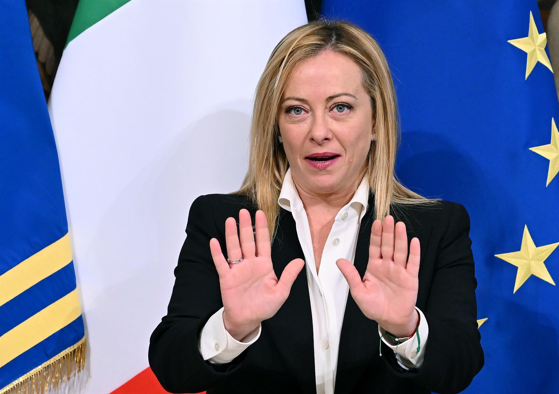 Giorgia Meloni levanta la polémica al hacerse llamar en masculino "il presidente" Giorgia Meloni levanta la polémica al hacerse llamar en masculino "il presidente"