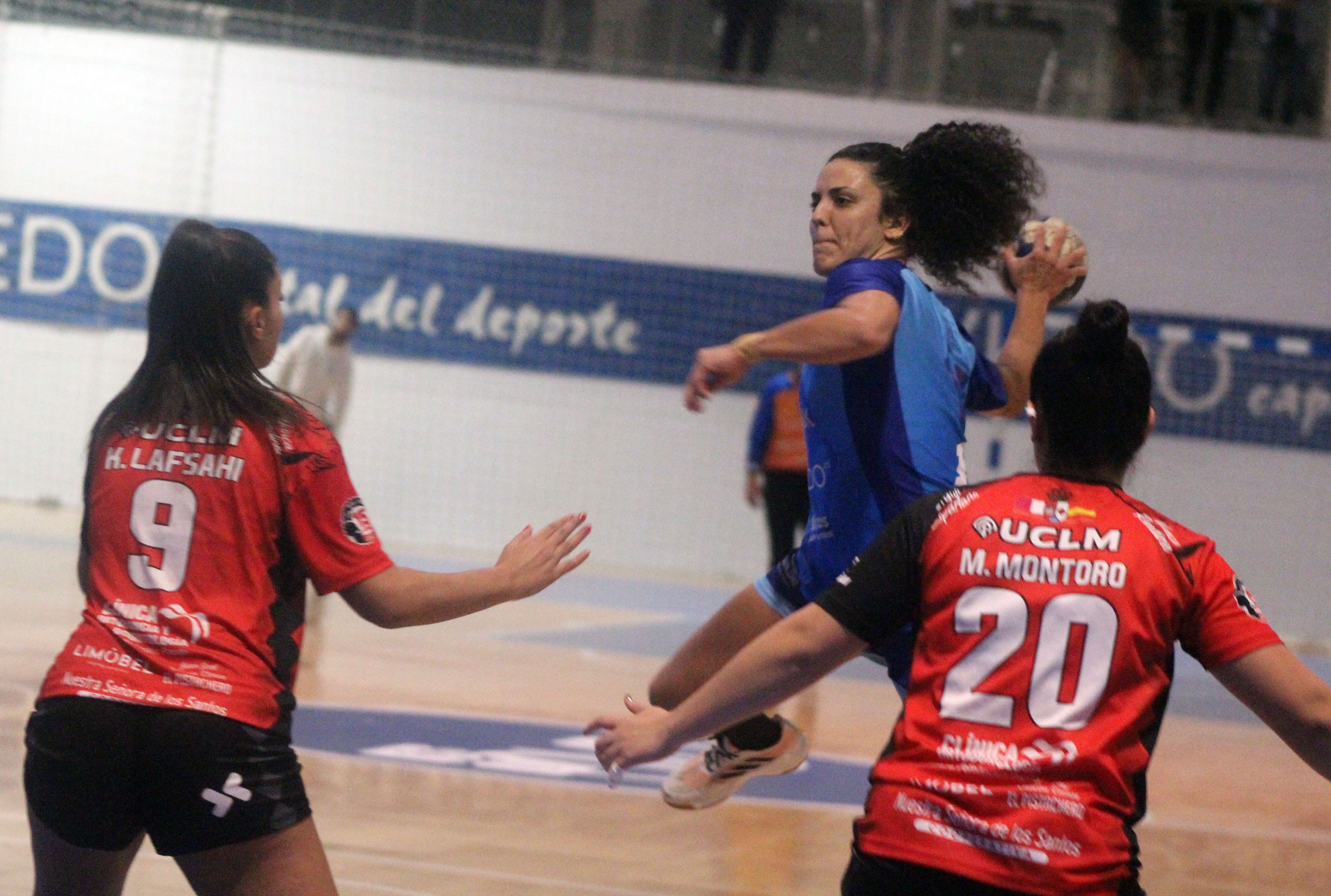 Lobas Oviedo se mantiene intratable Lobas Oviedo se mantiene intratable