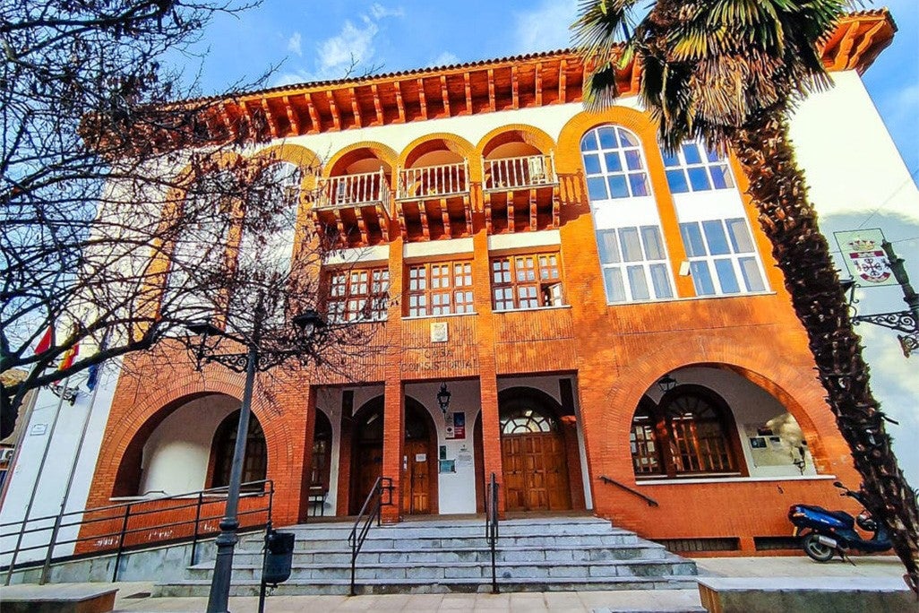 Argamasilla de Calatrava decreta tres días de luto oficial por la tragedia que ha acabado con la vida de tres vecinos Argamasilla de Calatrava decreta tres días de luto oficial por la tragedia que ha acabado con la vida de tres vecinos