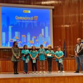 El equipo Ambelericos recogiendo el Premio Consumópolis