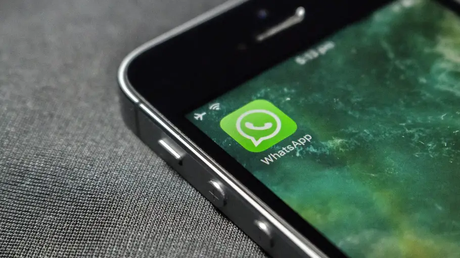 WhatsApp ha caigut aquest dimarts deixant milions de persones sense servei WhatsApp ha caigut aquest dimarts deixant milions de persones sense servei
