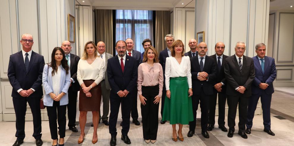 DGA y Cámara de Comercio piden una zona franca en el Aeropuerto de Zaragoza DGA y Cámara de Comercio piden una zona franca en el Aeropuerto de Zaragoza