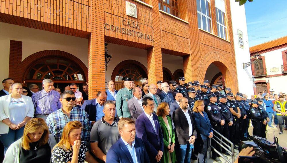 Las autoridades han asistido a la concentración