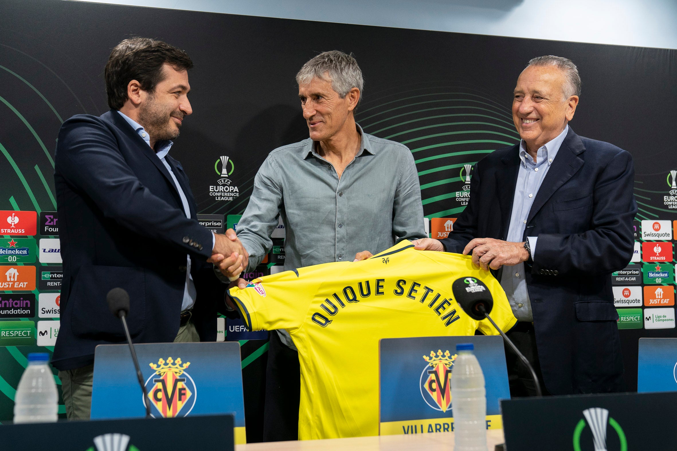 Quique Setién: "La llamada del Villarreal ha sido una sorpresa maravillosa" Quique Setién: "La llamada del Villarreal ha sido una sorpresa maravillosa"