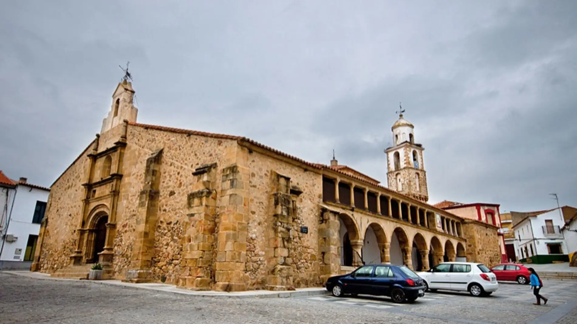 El obispado mantiene en su puesto al cura de Almoharín condenado por distribuir pornografía infantil El obispado mantiene en su puesto al cura de Almoharín condenado por distribuir pornografía infantil