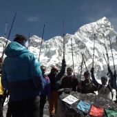 Miguel Ángel Roldán y su equipo en el Everest 