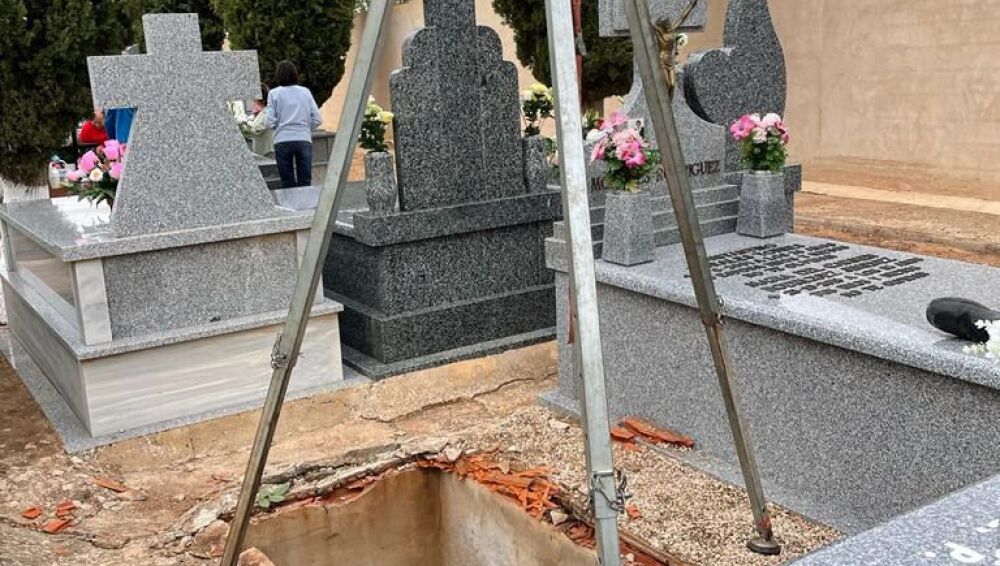 La tumba tenía 3 metros de profundidad La tumba tenía 3 metros de profundidad