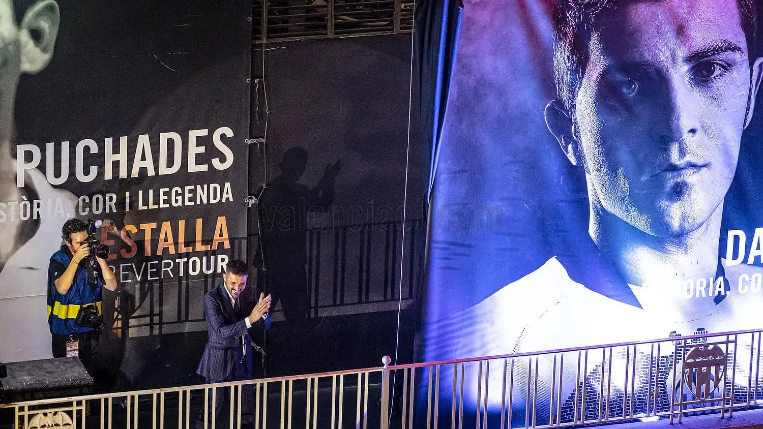 David Villa recibe el homenaje en Mestalla
