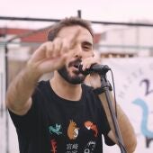 El rapero Jaime Alfonso Muñoz, Yago, lanza la canción 'La Riá' que conmemora el 25º aniversario de la riada de Badajoz