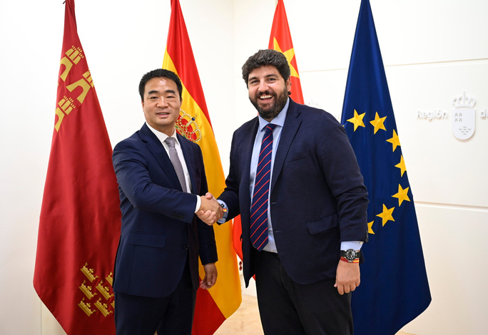 Huawei elige la Región de Murcia para abrir un laboratorio de innovación Huawei elige la Región de Murcia para abrir un laboratorio de innovación