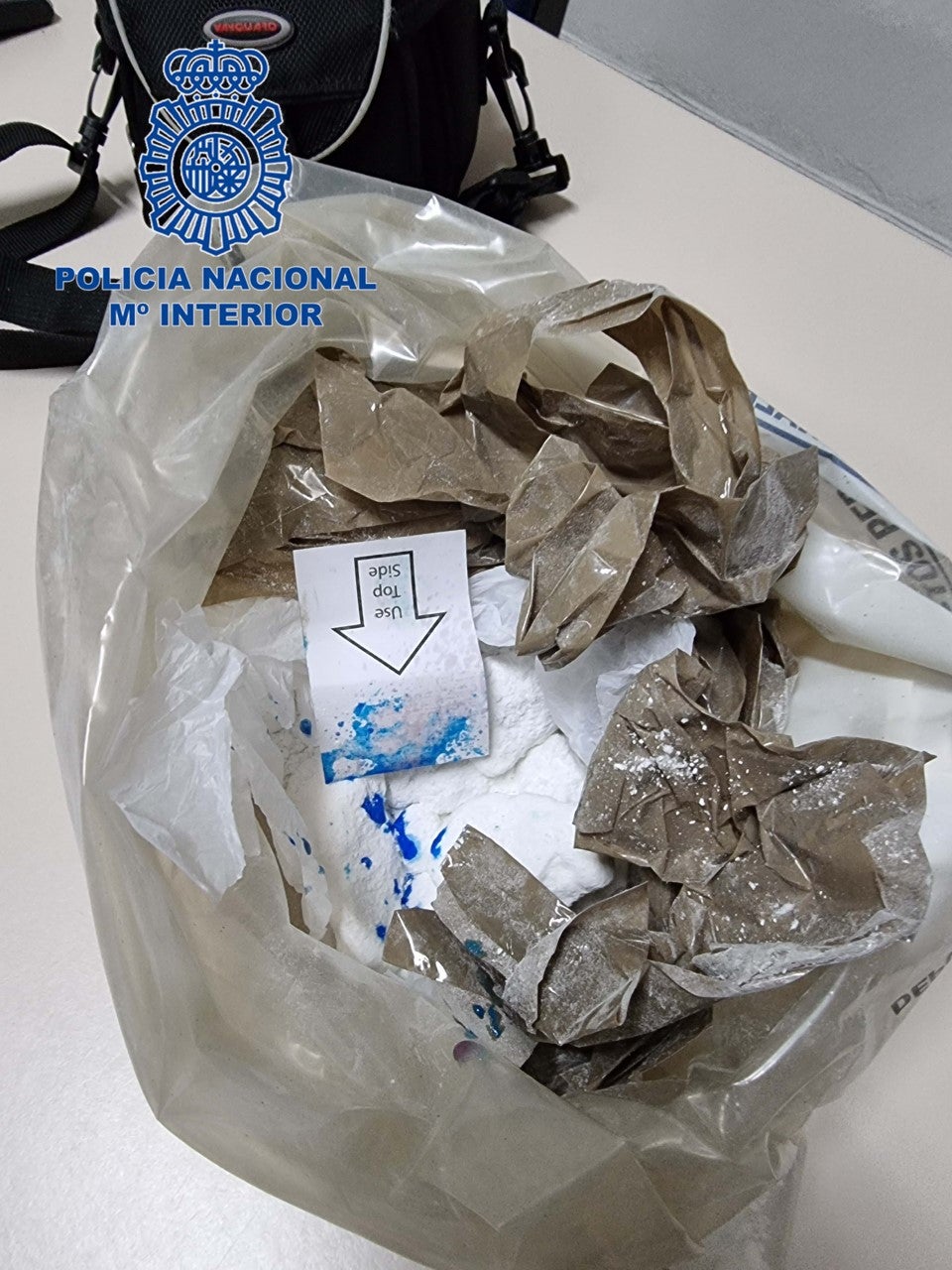 Policía Nacional detiene a dos personas en el barrio de Valdepasillas en Badajoz que portaban 480 gramos en su vehículo Policía Nacional detiene a dos personas en el barrio de Valdepasillas en Badajoz que portaban 480 gramos en su vehículo