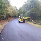 A Xunta inicia traballos de roza e limpieza nas marxes de estradas autonómicas de Ourense A Xunta inicia traballos de roza e limpieza nas marxes de estradas autonómicas de Ourense
