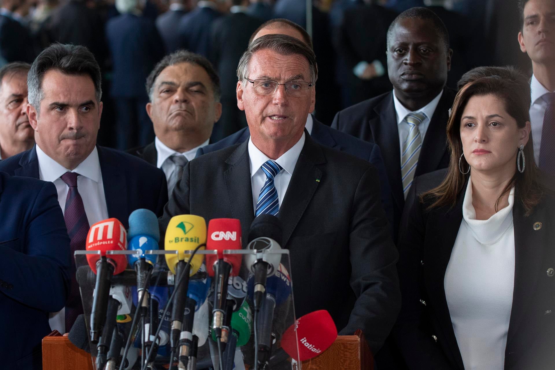 Bolsonaro asegura que "será fiel a la Constitución", pero no habla de la victoria de Lula Da Silva Bolsonaro asegura que "será fiel a la Constitución", pero no habla de la victoria de Lula Da Silva