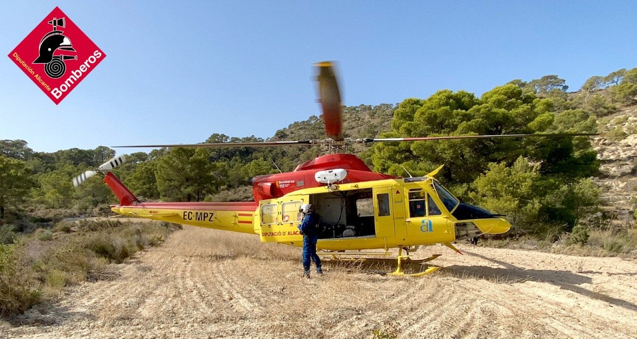 Rescatan a un ciclista herido tras caer por un barranco en La Vila Joiosa Rescatan a un ciclista herido tras caer por un barranco en La Vila Joiosa