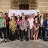 Foto de familia de los participantes en la rueda de prensa Foto de familia de los participantes en la rueda de prensa