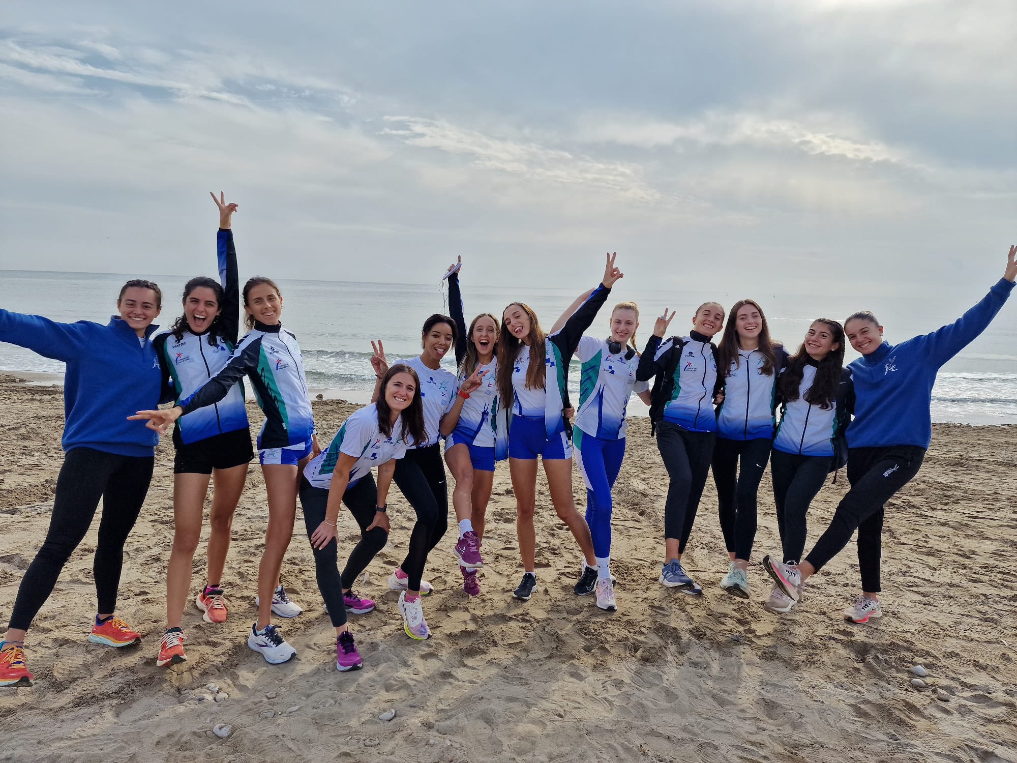La sección femenina del Juventud Atlética Elche se clasifica para el Nacional de Cross La sección femenina del Juventud Atlética Elche se clasifica para el Nacional de Cross
