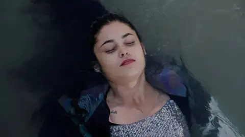 Imagen de 'El agua', de Elena López Riera Elena López Riera, sobre 'El agua': "Es un homenaje a las mujeres que me han criado"