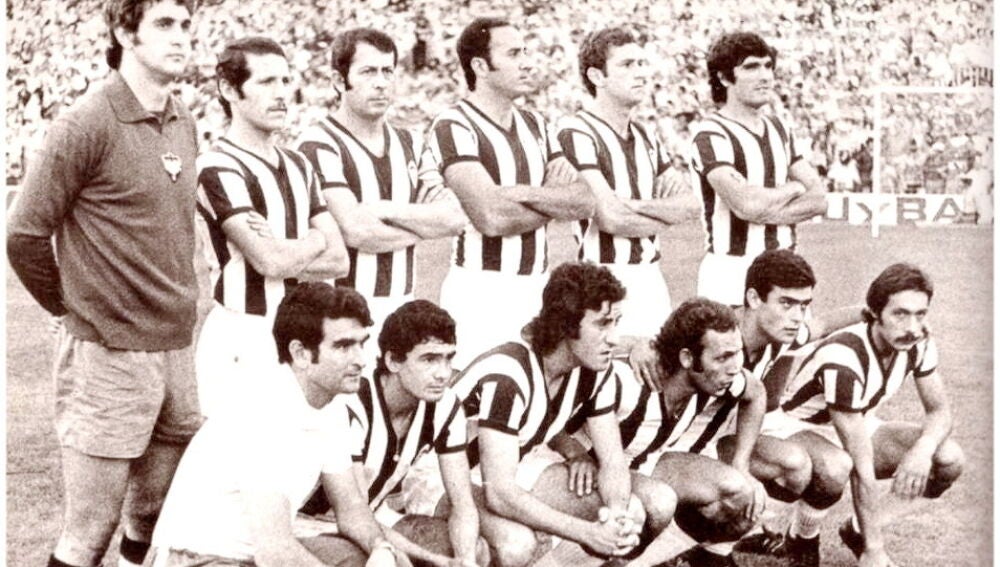 Del Bosque en la alineación de la final de Copa  año 1973