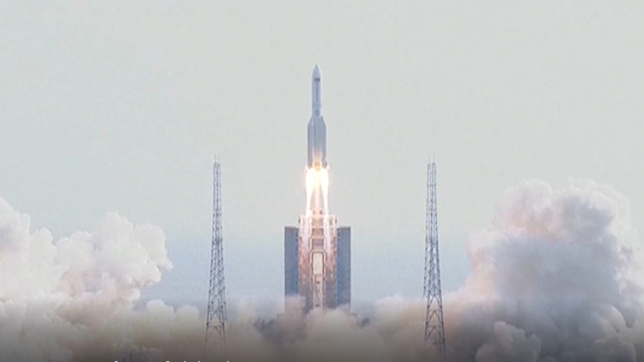 El cohete chino sin control cae en el Pacífico Sur El cohete chino sin control cae en el Pacífico Sur