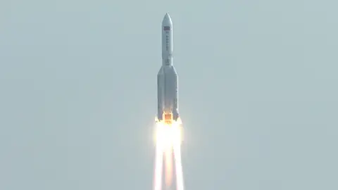 Imagen del despegue del Long March 5B Imagen del despegue del Long March 5B