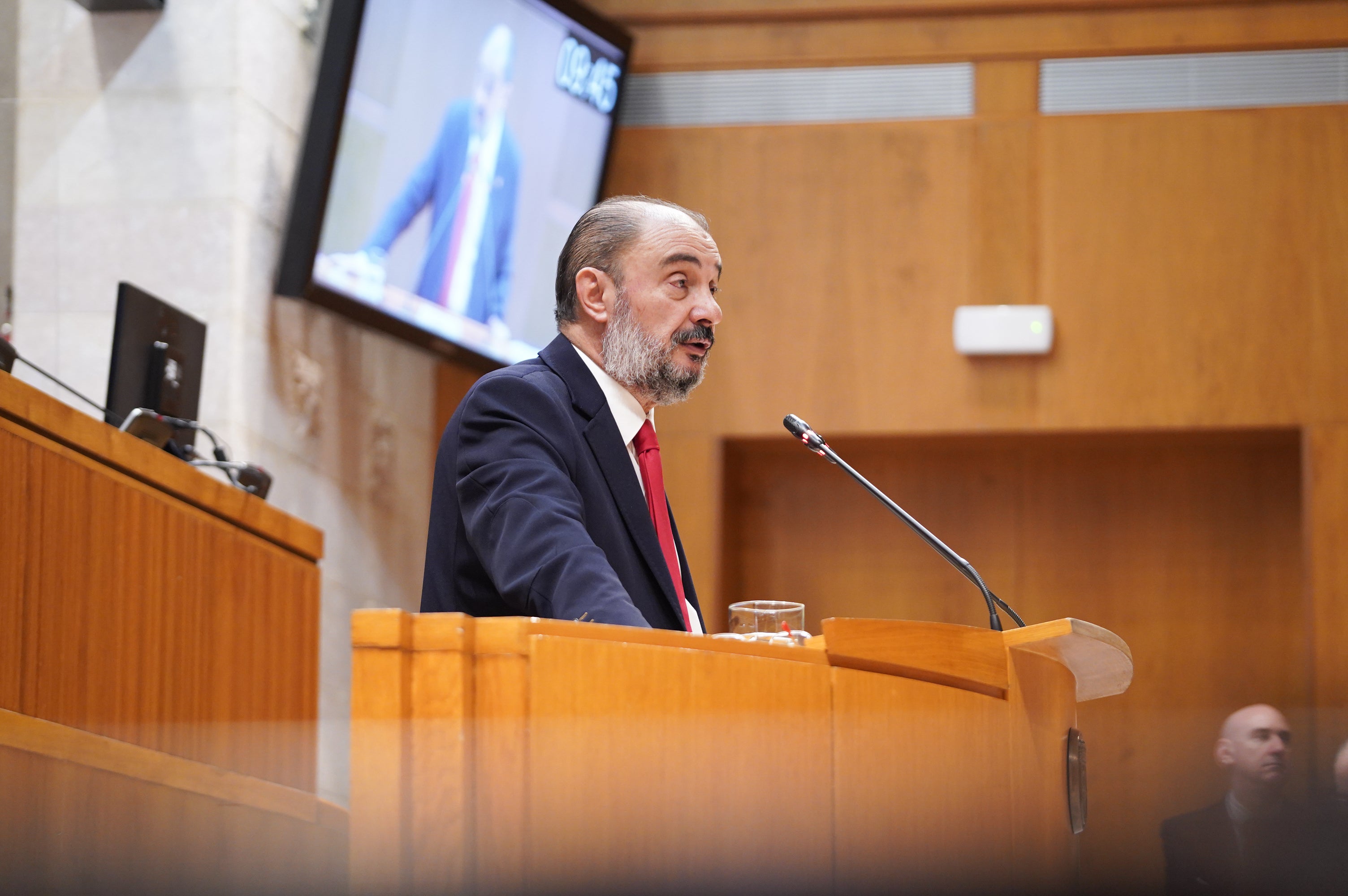 Lambán anuncia una actualización fiscal con rebajas en el IRPF Lambán anuncia una actualización fiscal con rebajas en el IRPF