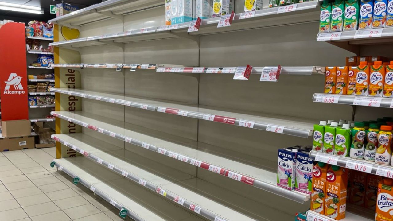 Leche, pollo… Así fue la crisis de desabastecimiento en la huelga de transportistas de marzo Leche, pollo… Así fue la crisis de desabastecimiento en la huelga de transportistas de marzo