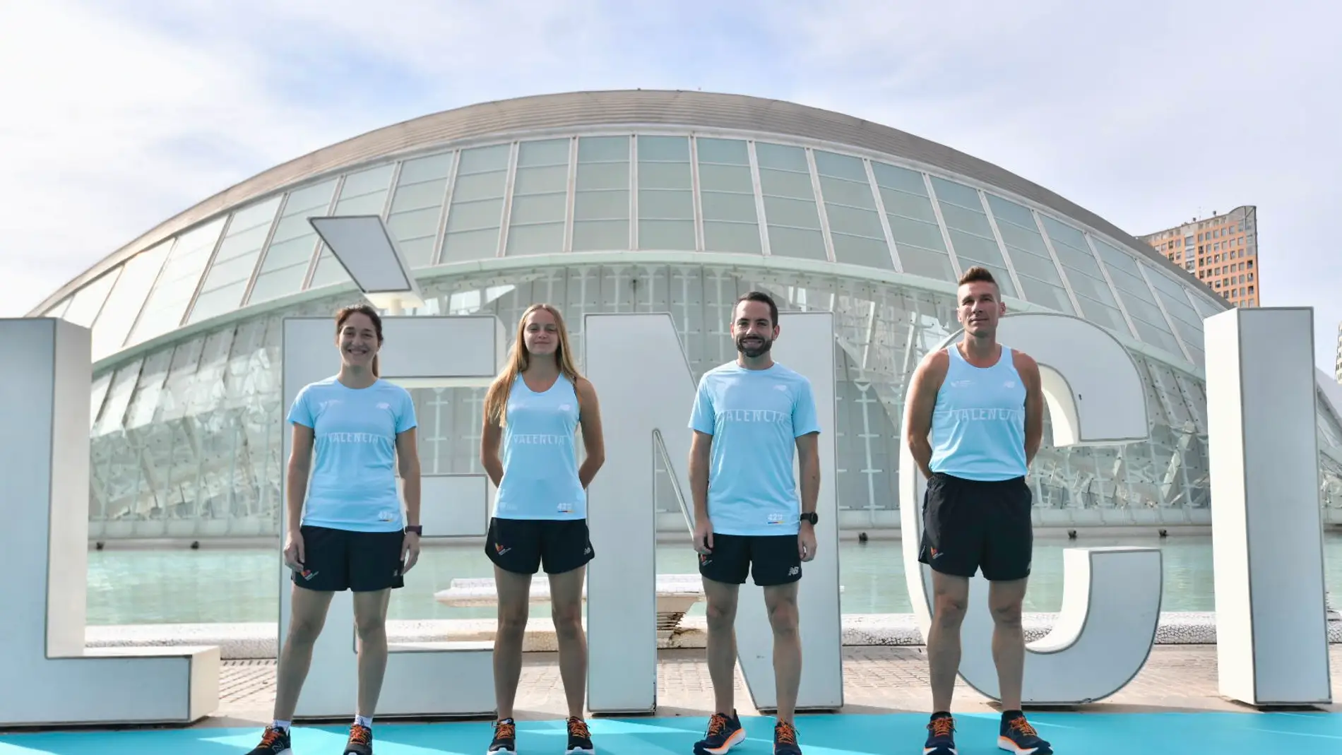 El Maratón Valencia y New Balance presentan la camiseta oficial
