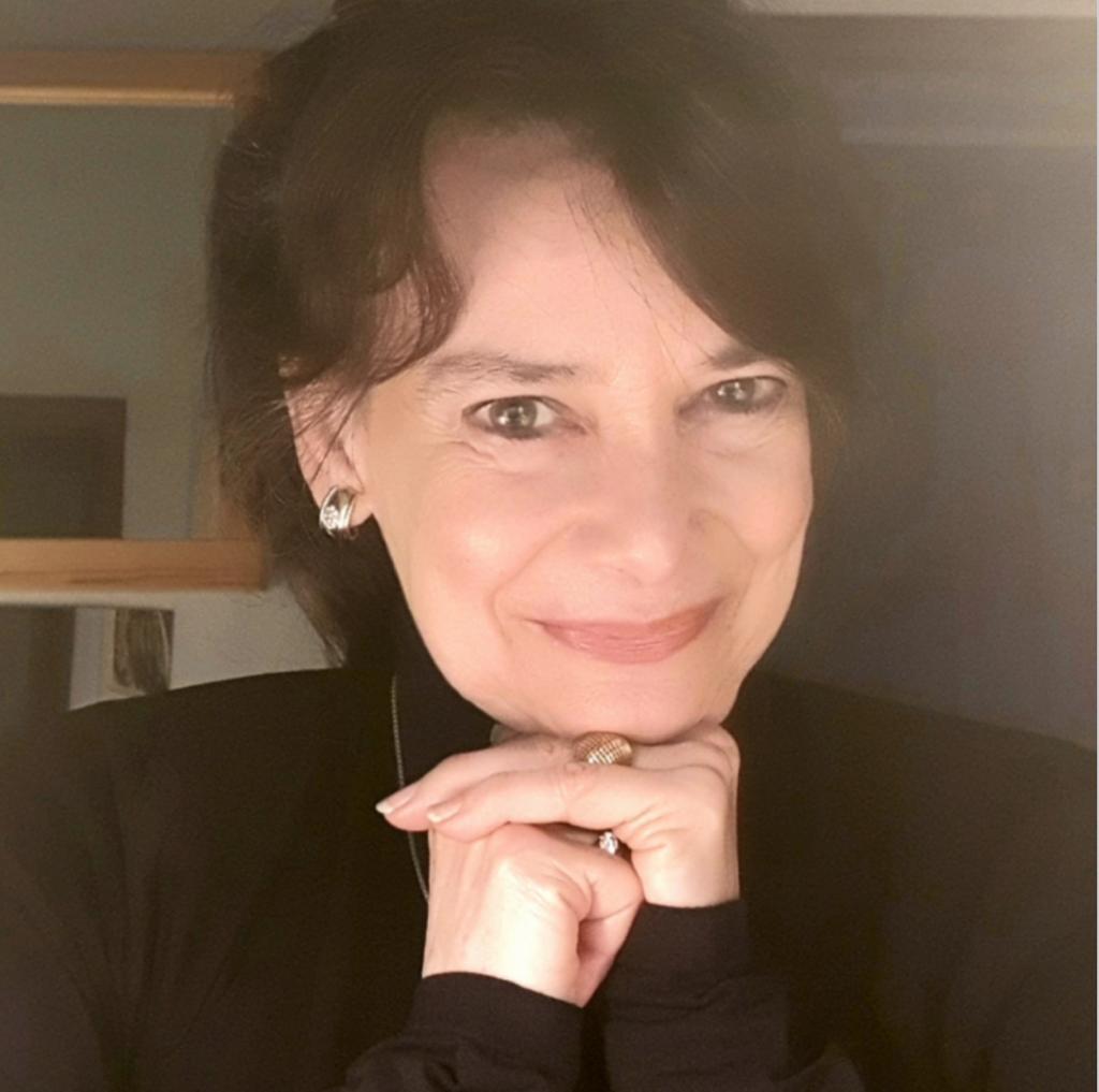 Manuel Avilés recomienda en Más de uno Alicante: 'La memoria del alma' el nuevo libro de Susana Fernández Gabaldón Manuel Avilés recomienda en Más de uno Alicante: 'La memoria del alma' el nuevo libro de Susana Fernández Gabaldón