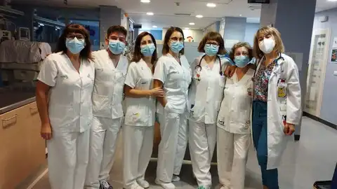 Equipo de la UCI Pediátrica y Neonatal en el Hospital Mancha Centro Equipo de la UCI Pediátrica y Neonatal en el Hospital Mancha Centro