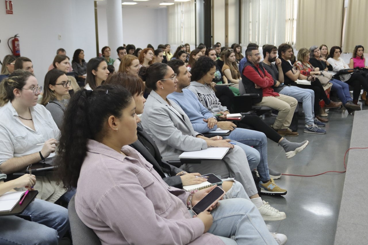 La Escuela de Arte transformará las cabinas telefónicas en puntos de intercambio de libros La Escuela de Arte transformará las cabinas telefónicas en puntos de intercambio de libros