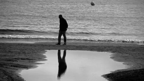 La soledat s’agreuja en les persones vulnerables La soledat s’agreuja en les persones vulnerables