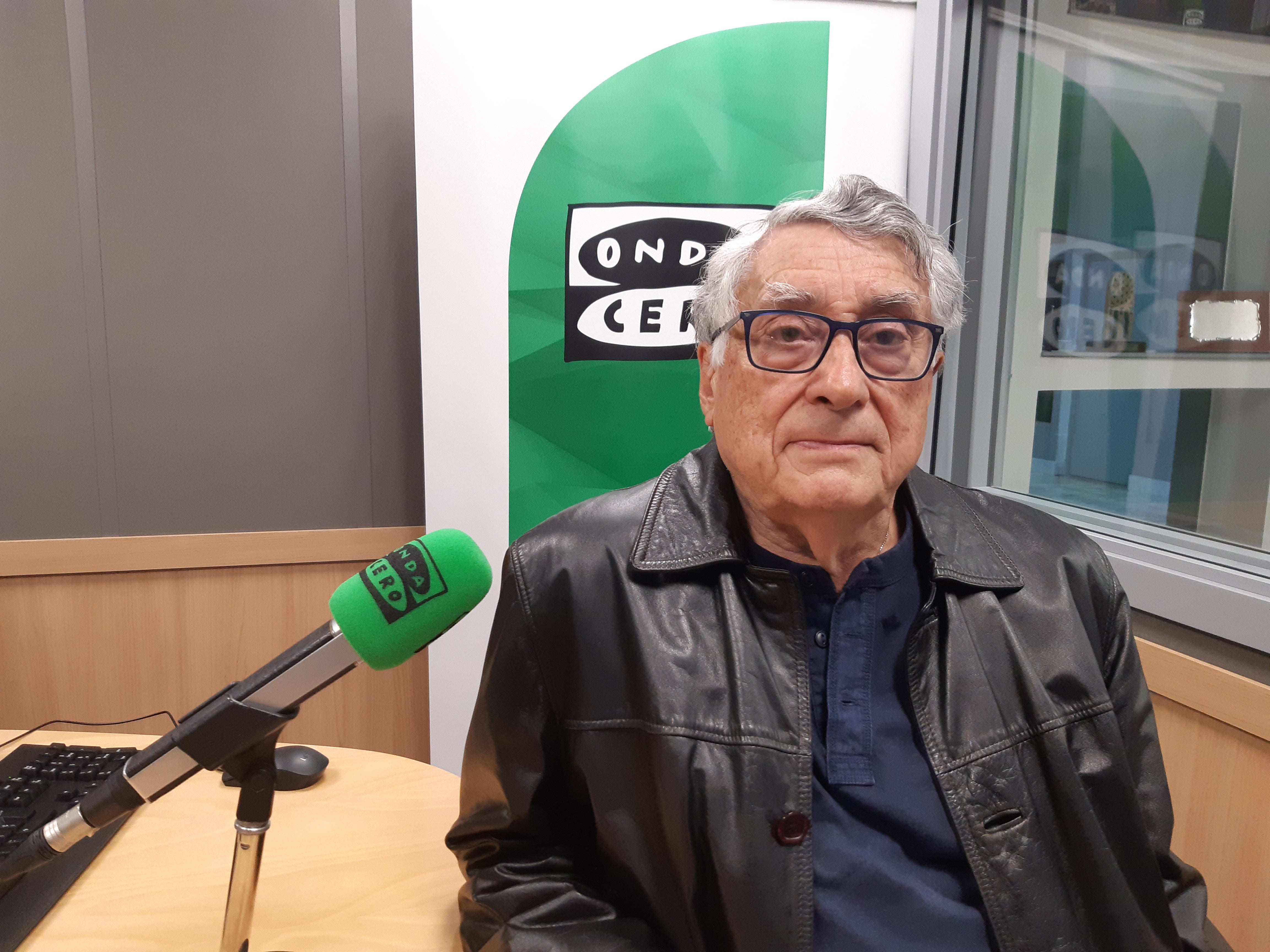 Manolo de la Cera invita a Desiderio Díaz para hablar de emigrantes y bolos Manolo de la Cera invita a Desiderio Díaz para hablar de emigrantes y bolos