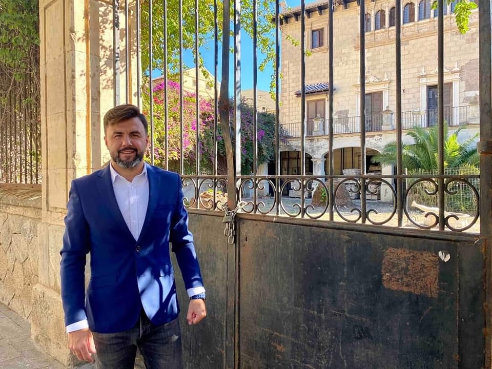 José F. Aix, vicealcalde de Orihuela, "LLegó el momento de Recuperar el Palacio de Rubalcava" José F. Aix, vicealcalde de Orihuela, "LLegó el momento de Recuperar el Palacio de Rubalcava"