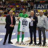 Miguel Conde complió 100 partidos con el UMA Antequera