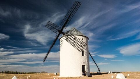 Imagen de archivo de un molino de viento de La Mancha