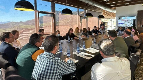 Asistentes a la reuni&oacute;n de esta ma&ntilde;ana
