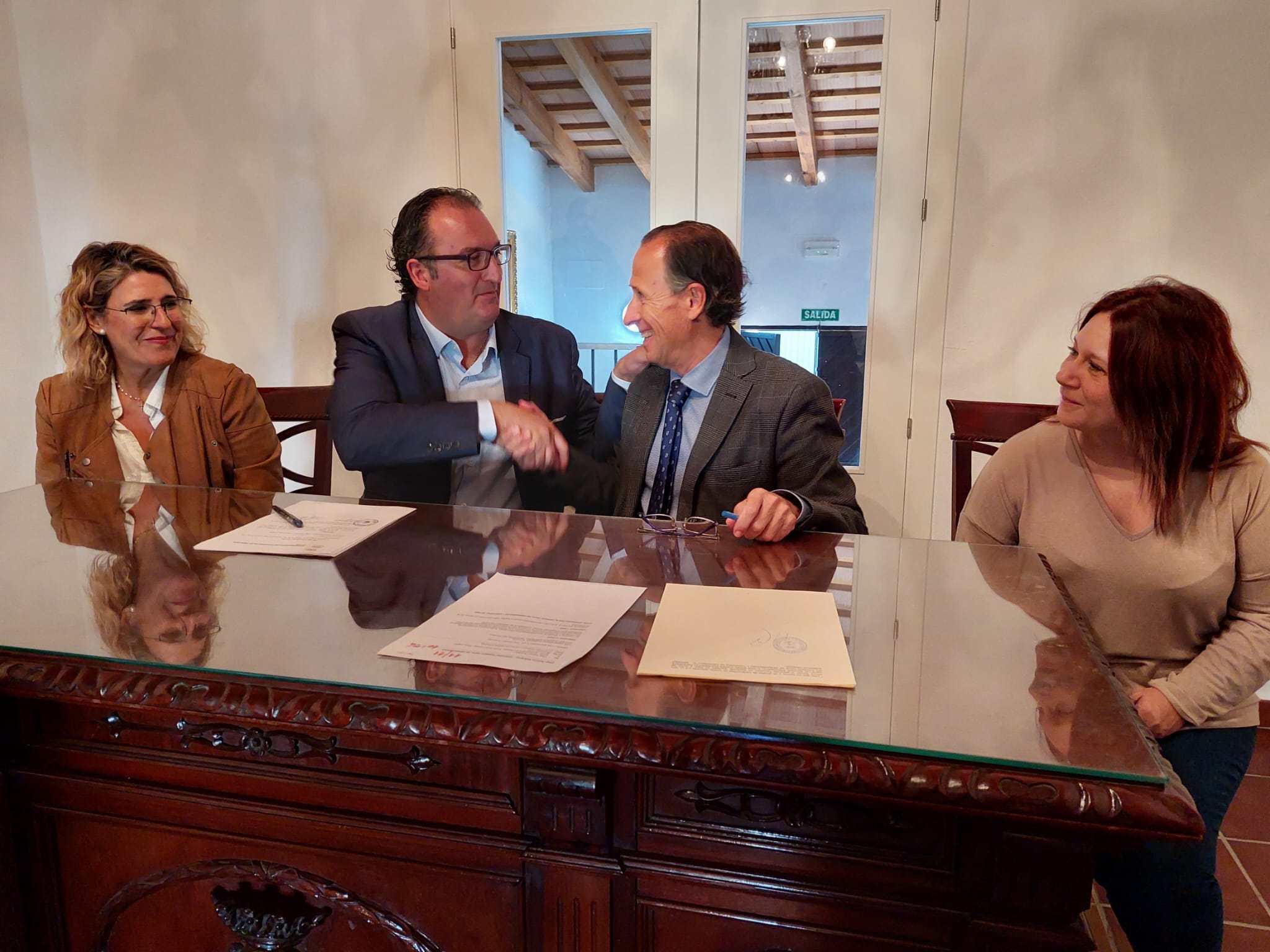 Suscrito un convenio entre Ayuntamiento y Consejo de Hermandades para promover actividades Suscrito un convenio entre Ayuntamiento y Consejo de Hermandades para promover actividades