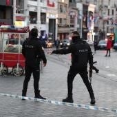 Al menos seis muertos y 53 heridos tras una fuerte explosión en el centro de Estambul
