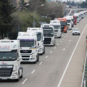 Imagen de archivo de camiones en huelga en defensa del transporte.