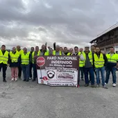 Concentración junto a la A-4, en Valdepeñas, de la Plataforma en defensa del transporte por carretera Concentración junto a la A-4, en Valdepeñas, de la Plataforma en defensa del transporte por carretera