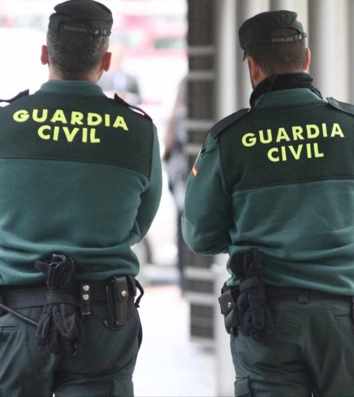 La Guardia Civil detiene a 4 personas y esclarece 31 delitos de robo en la comarca de Alcázar de San Juan La Guardia Civil detiene a 4 personas y esclarece 31 delitos de robo en la comarca de Alcázar de San Juan