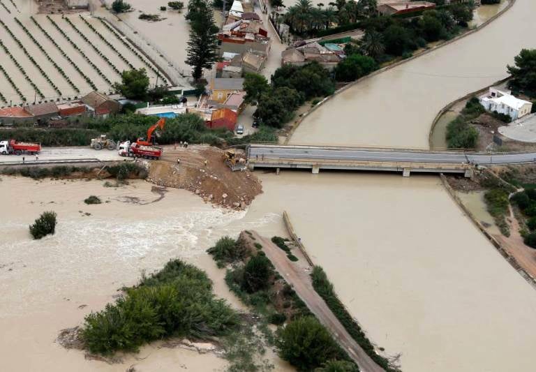 Almoradí invierte mas de 500.00 € en la zona inundable del polígono las maromas Almoradí invierte mas de 500.00 € en la zona inundable del polígono las maromas