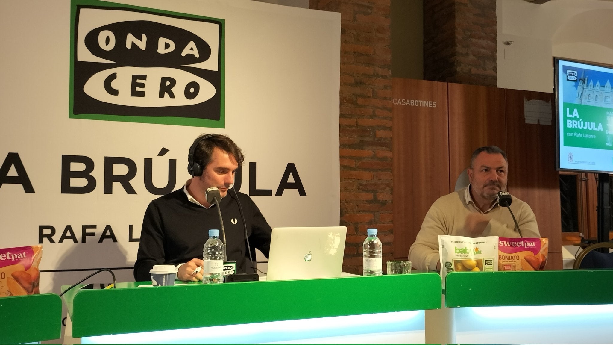 León denuncia el abandono de las entidades bancarias al mundo rural: "Si no tenemos servicios la gente no se queda en los pueblos" León denuncia el abandono de las entidades bancarias al mundo rural: "Si no tenemos servicios la gente no se queda en los pueblos"