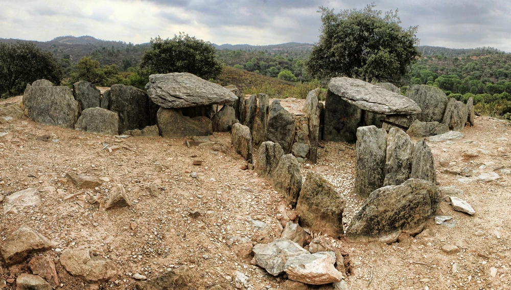 Los dólmenes de El Pozuelo son una visita obligada. Una cita con la historia milenaria de Huelva.