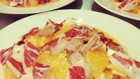 Plato de limón serrano, típico de la sierra de Salamanca Plato de limón serrano, típico de la sierra de Salamanca