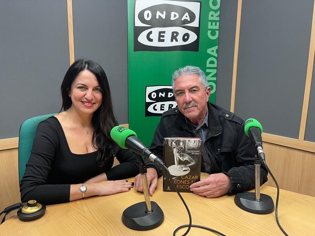 La escritora Cruz Sánchez de Lara presenta su novela 'Cazar leones en Escocia' en las veladas literarias de Maestral este viernes La escritora Cruz Sánchez de Lara presenta su novela 'Cazar leones en Escocia' en las veladas literarias de Maestral este viernes