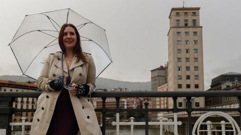 La escritora Dolores Redondo presenta en Bilbao su nueva novela, "Esperando al diluvio".