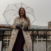 La escritora Dolores Redondo presenta en Bilbao su nueva novela, "Esperando al diluvio".