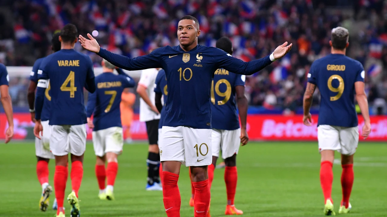 Kyllian Mbappé celebra un gol con la selección francesa