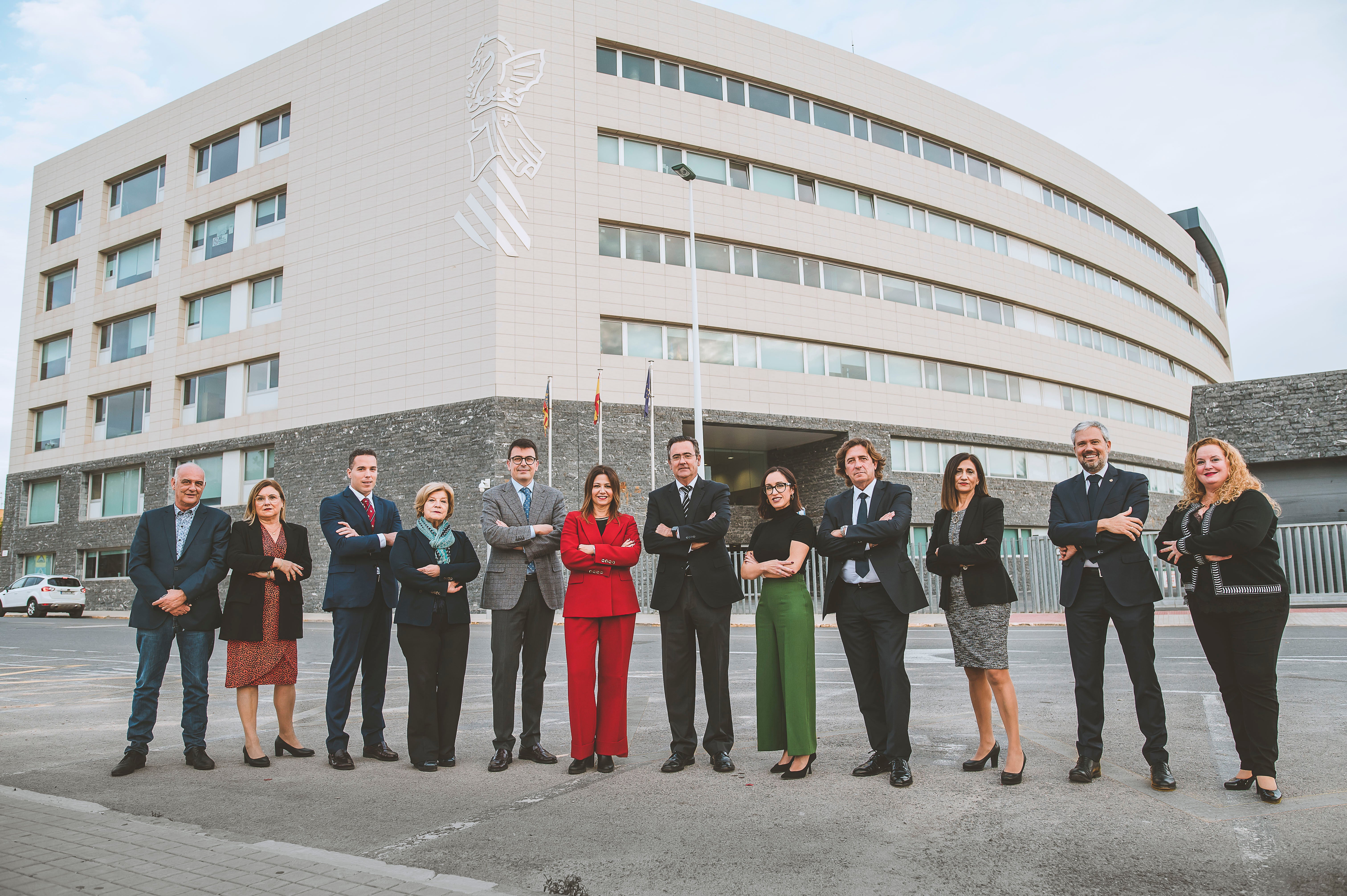 Diego García plantea crear un Observatorio del Estado de la Justicia en Elche y bonificar la cuota de los letrados recién llegados al ejercicio de la abogacía Diego García plantea crear un Observatorio del Estado de la Justicia en Elche y bonificar la cuota de los letrados recién llegados al ejercicio de la abogacía